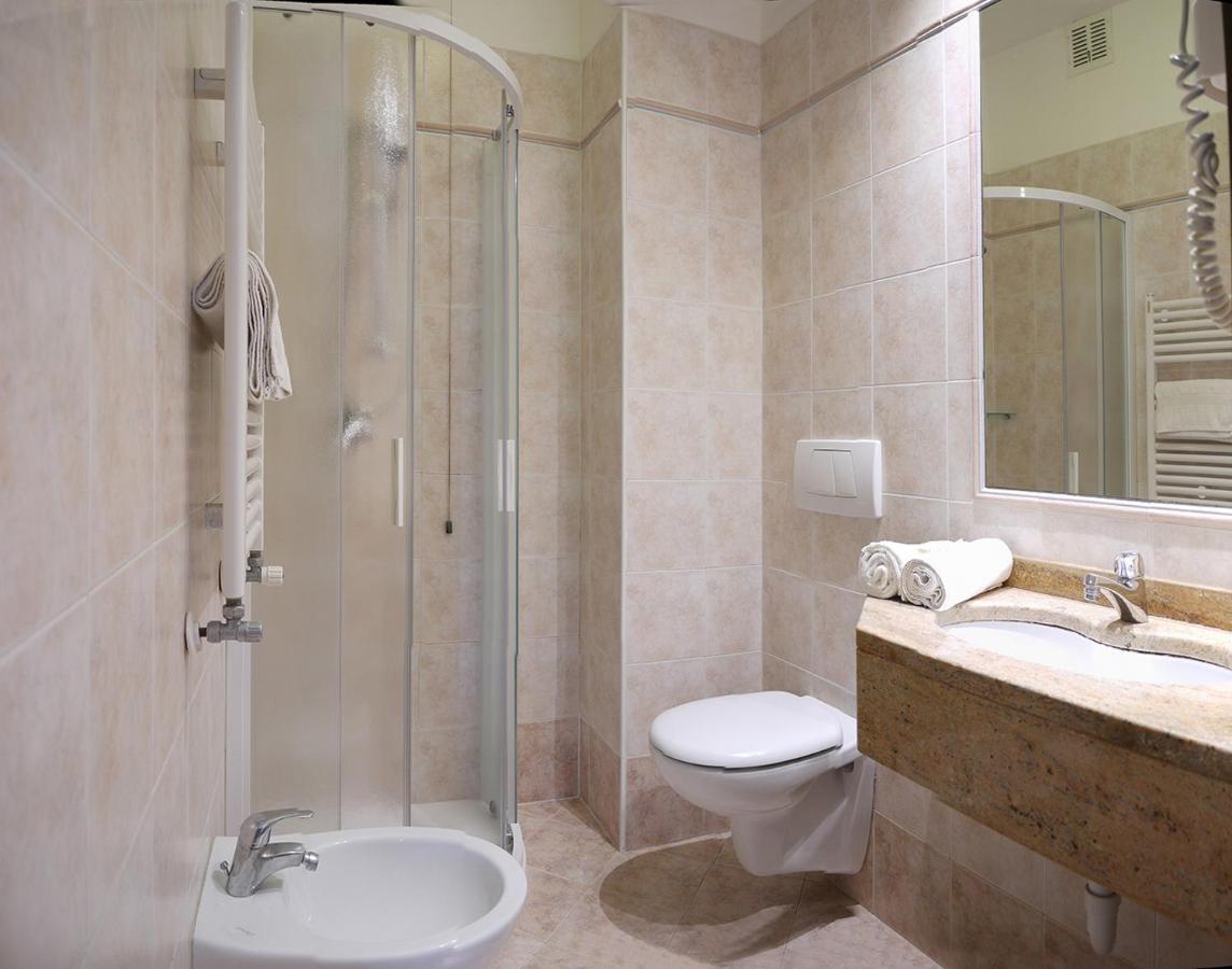 Hotel Alla Rotonda Лидо-ди-Езоло Экстерьер фото