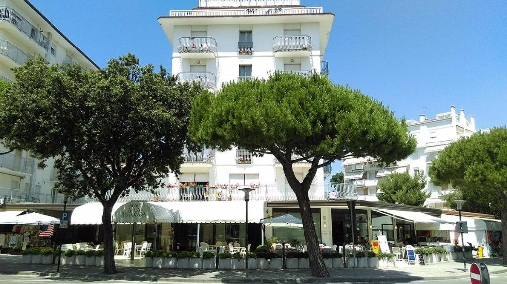Hotel Alla Rotonda Лидо-ди-Езоло Экстерьер фото