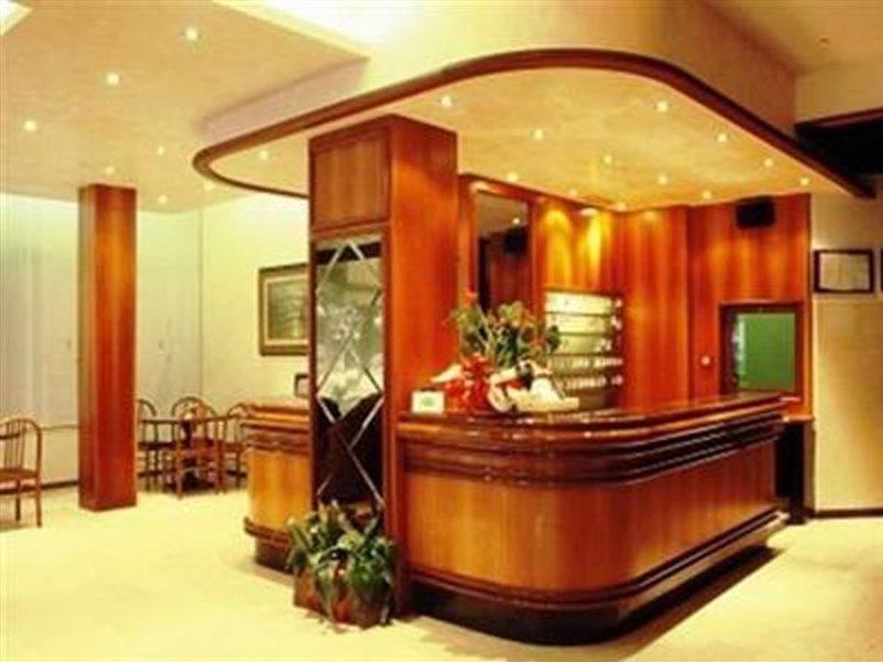 Hotel Alla Rotonda Лидо-ди-Езоло Экстерьер фото